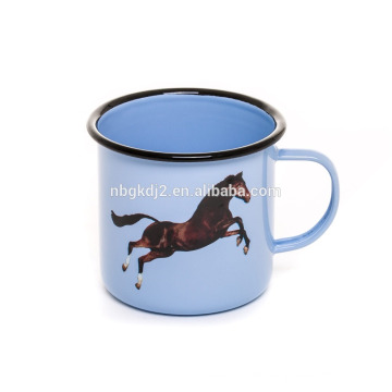 Logo druck benutzerdefinierte zinn und Emaille kaffeetasse lebensmittel safty mit schwarz rollrand pferd aufkleber hohe qualität